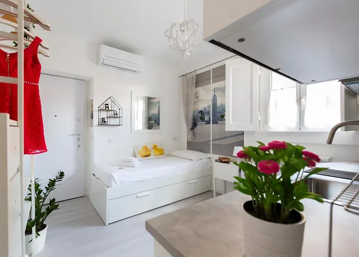 Commenda White Studio
