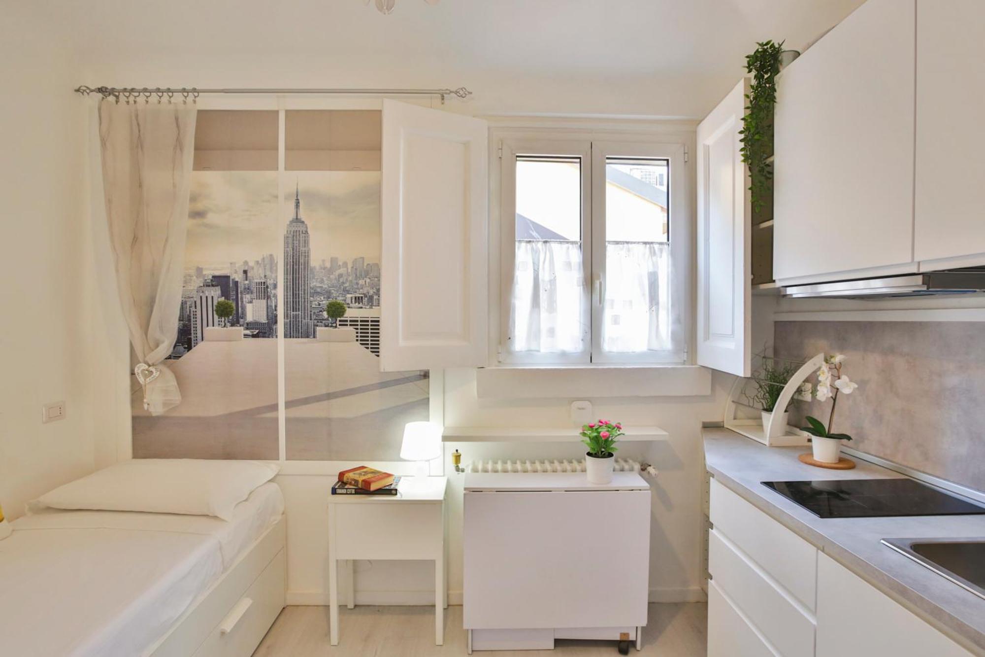Commenda White Apartment Milan