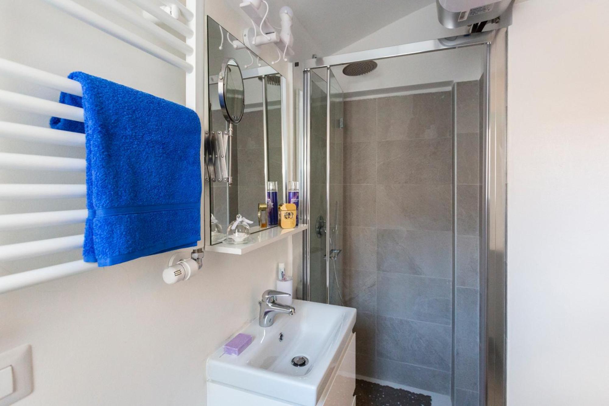 Commenda White Apartment Milan