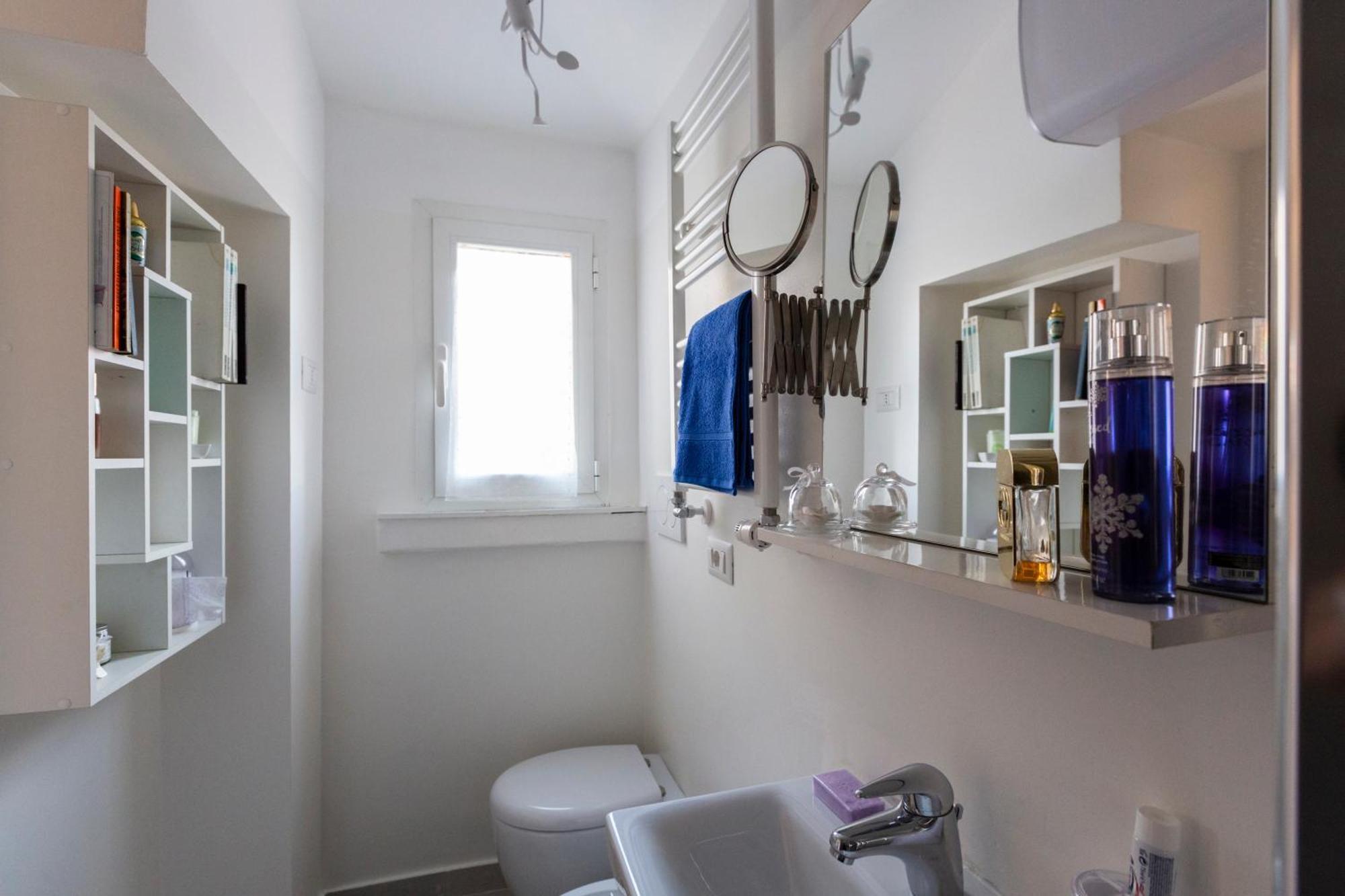 Apartment Commenda White