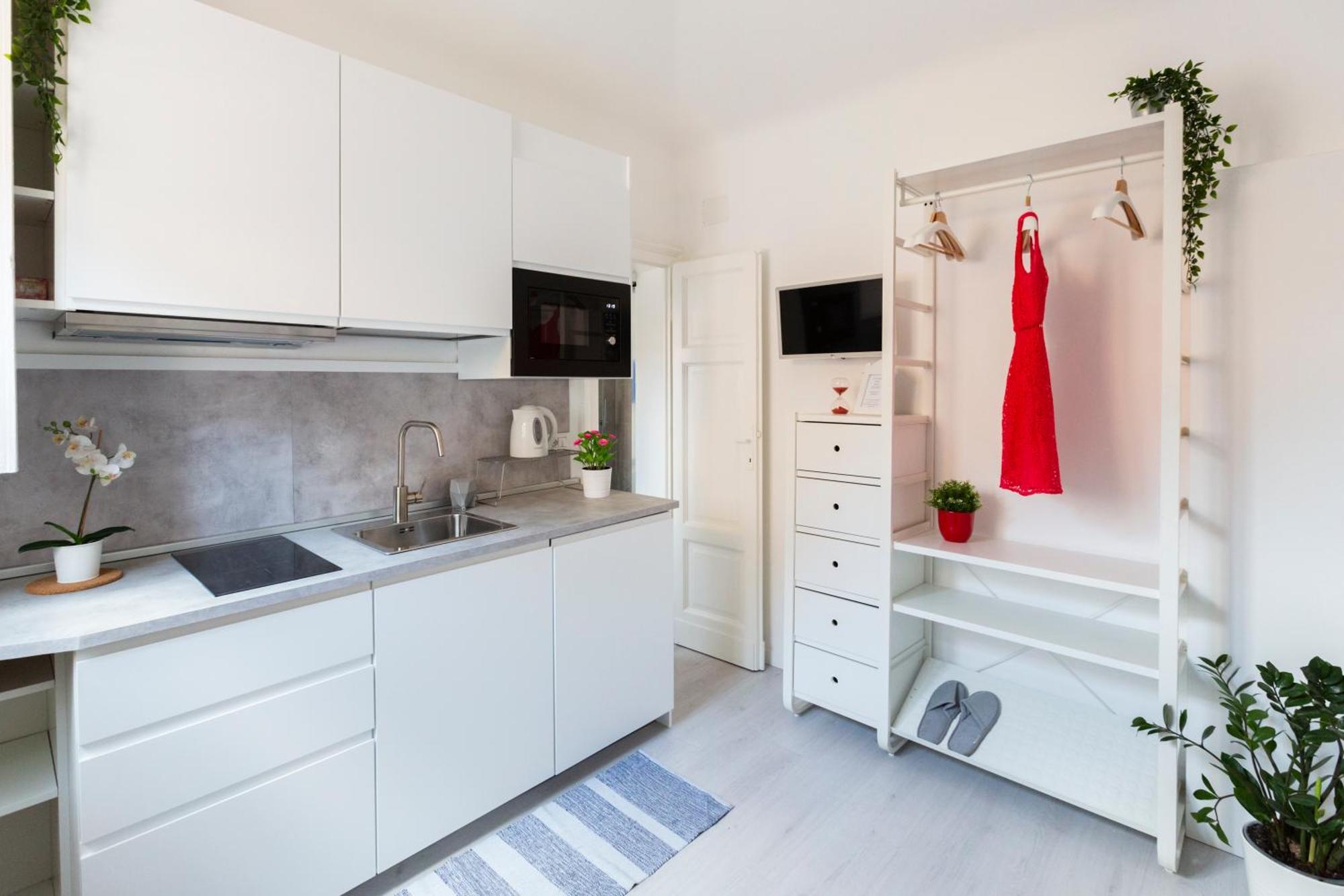 Commenda White Milan