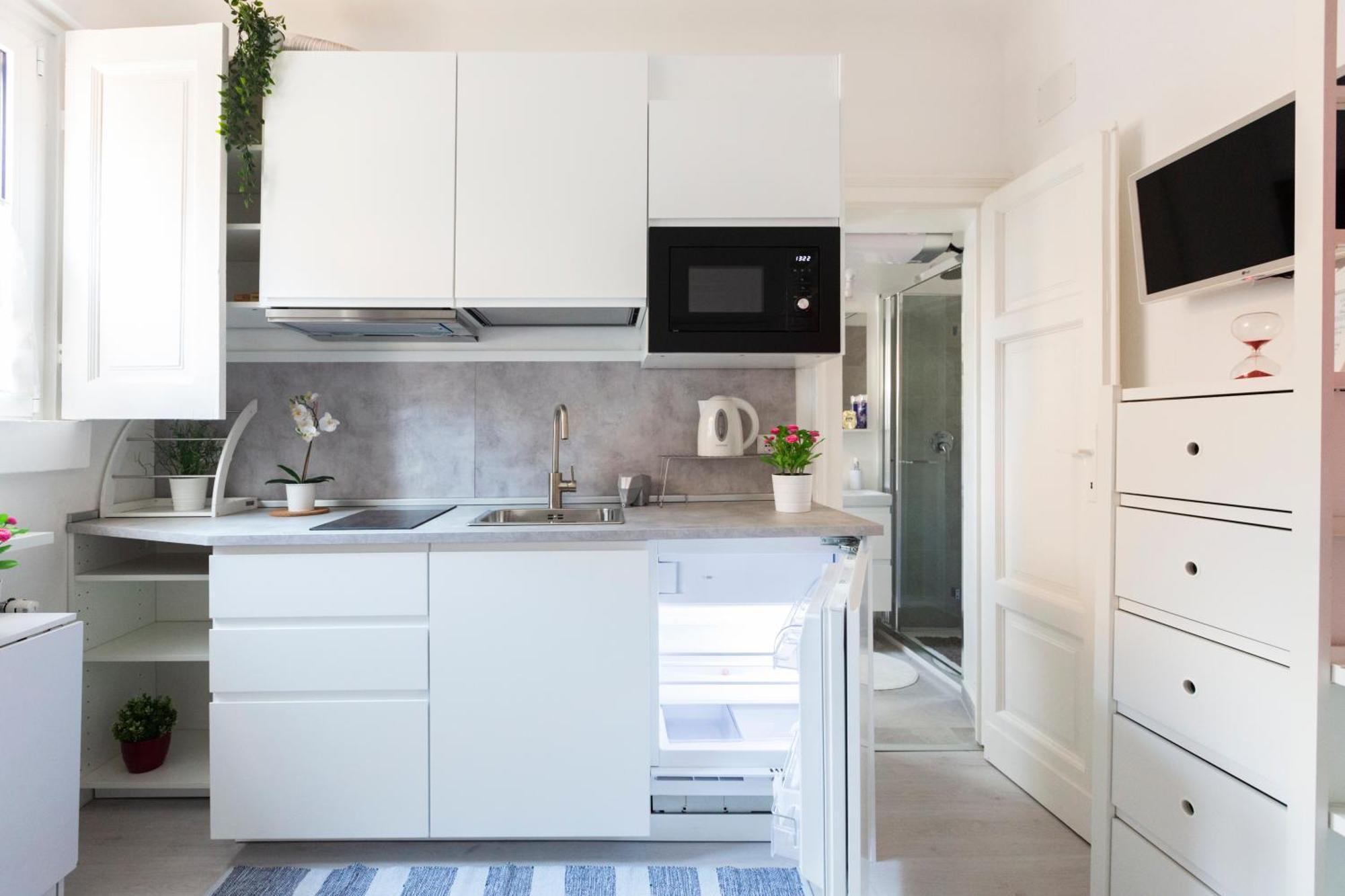 Commenda White Apartment