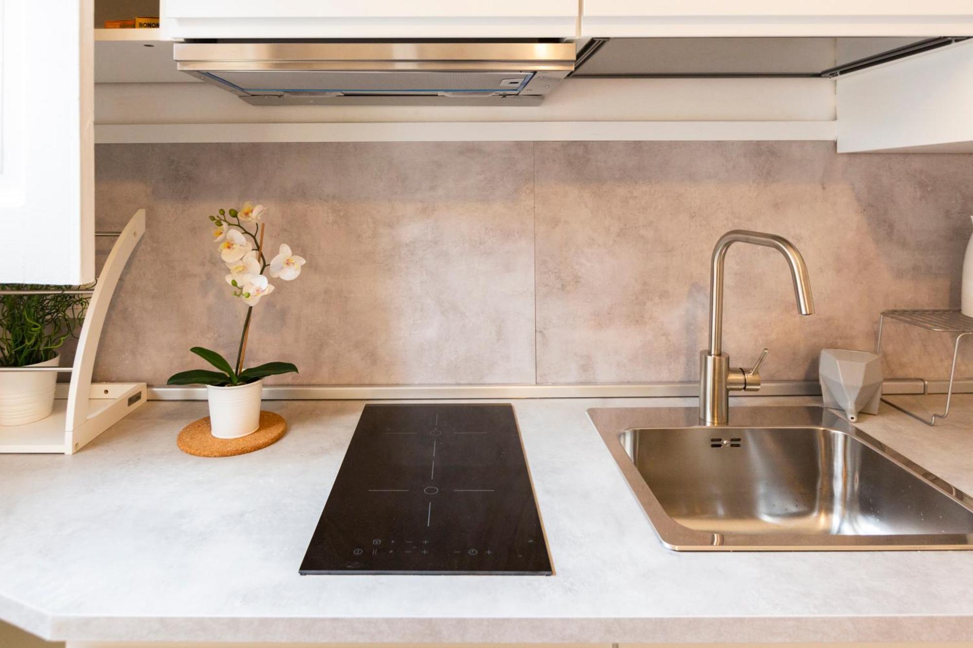 Apartment Commenda White
