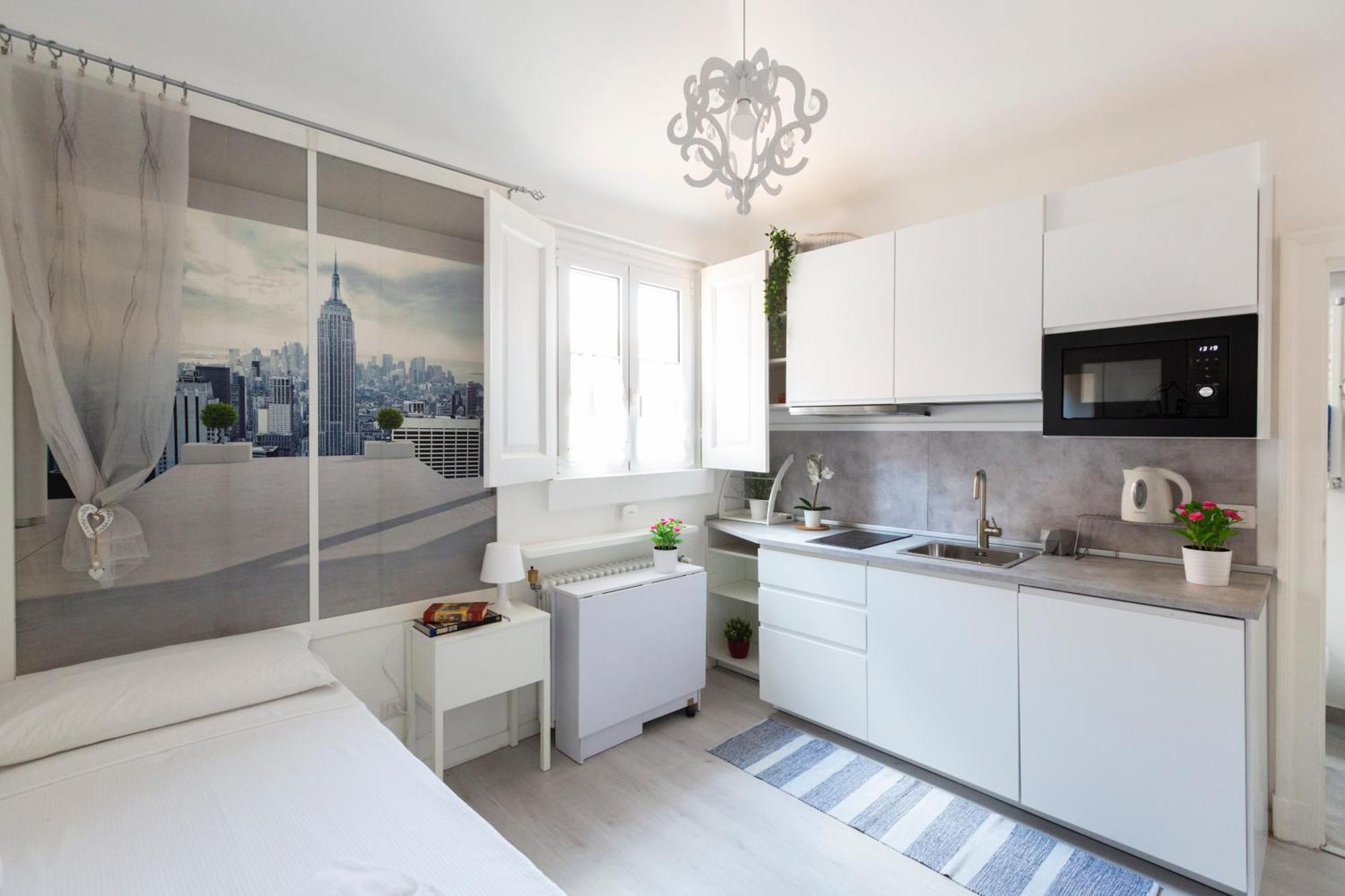 Apartment Commenda White *